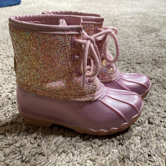 Adrienne Vittadini Girls Duck Boot 